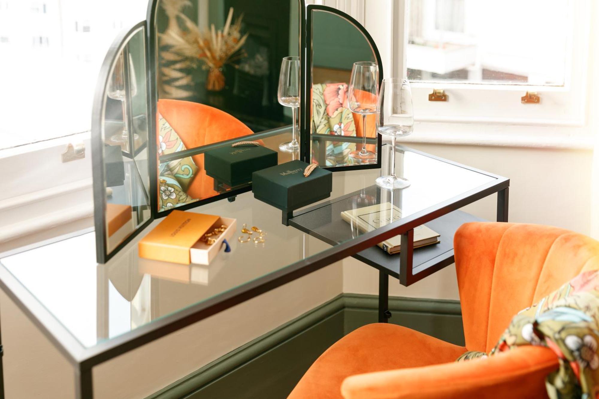 New Luxury For 2024 - Central Plymouth House - Sleeps 10 - Access To Plymouth Town - Close To The Barbican - Pets Welcome - Parking Available - By Luxe Living By Sophia 외부 사진