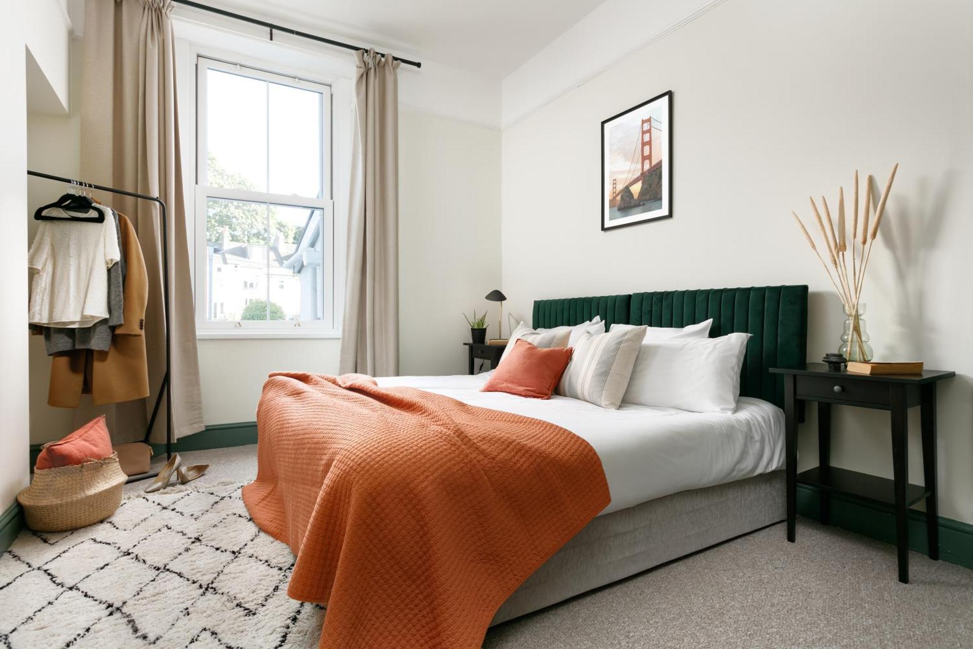 New Luxury For 2024 - Central Plymouth House - Sleeps 10 - Access To Plymouth Town - Close To The Barbican - Pets Welcome - Parking Available - By Luxe Living By Sophia 외부 사진